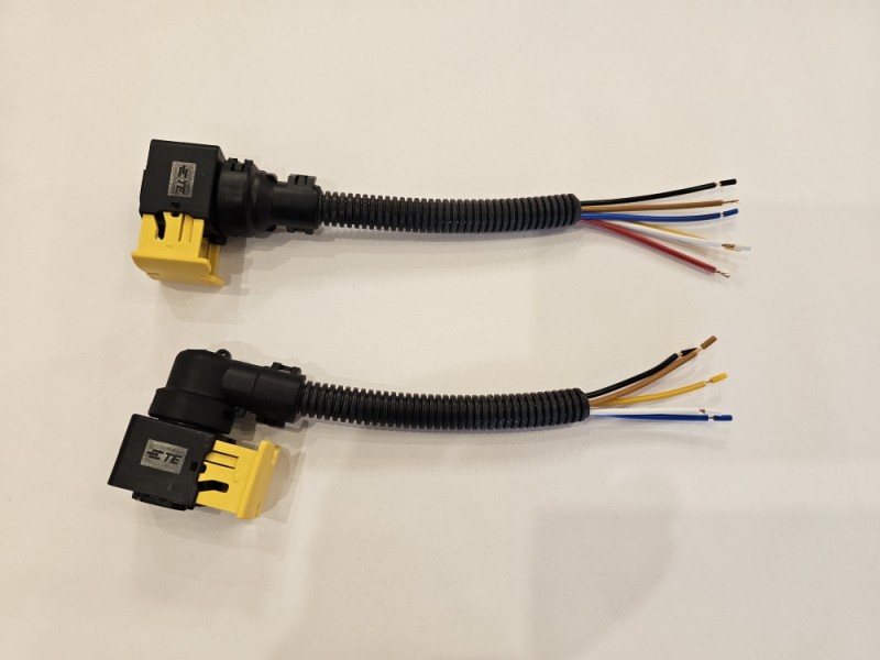 Разъем 6-и контактный 1418469+6 на фонарь 54901 /желтый фиксатор/ В СБОРЕ С ПРОВОДАМИ ТАС-790001